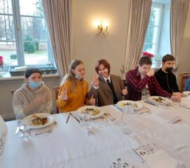 Przy stole - o kulturze i historii – savoir-vivre